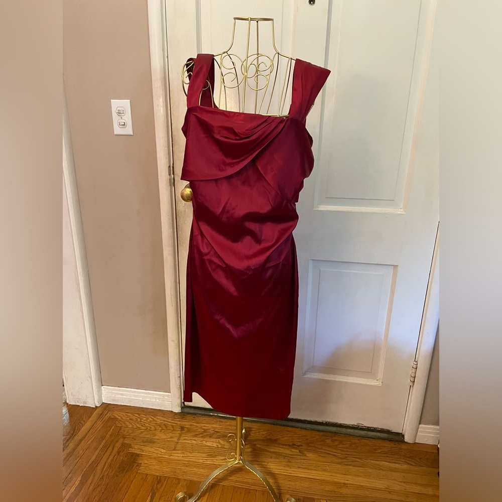 London Times burgundy dress size 12. Gently used.